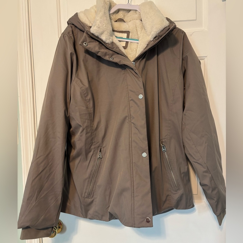 Women’s Hollister size XXL winter coat